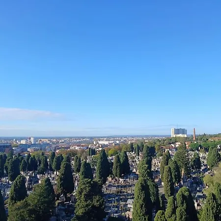 Apt Lumineux & Calme Avec Vue Unique Sur شقة